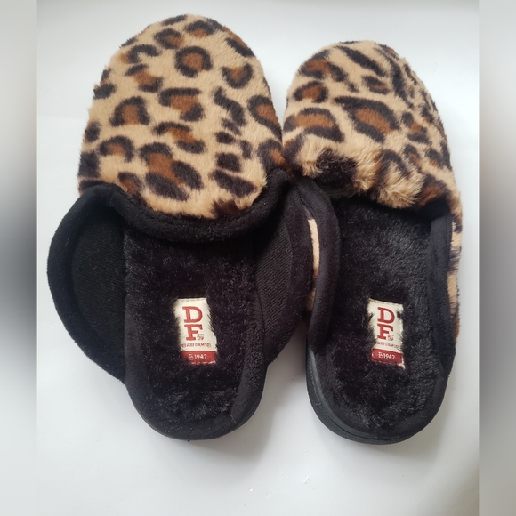 Dear Foam Women's Leppard Memory foam Slipper Size 9-10 - Picture 2 of 6